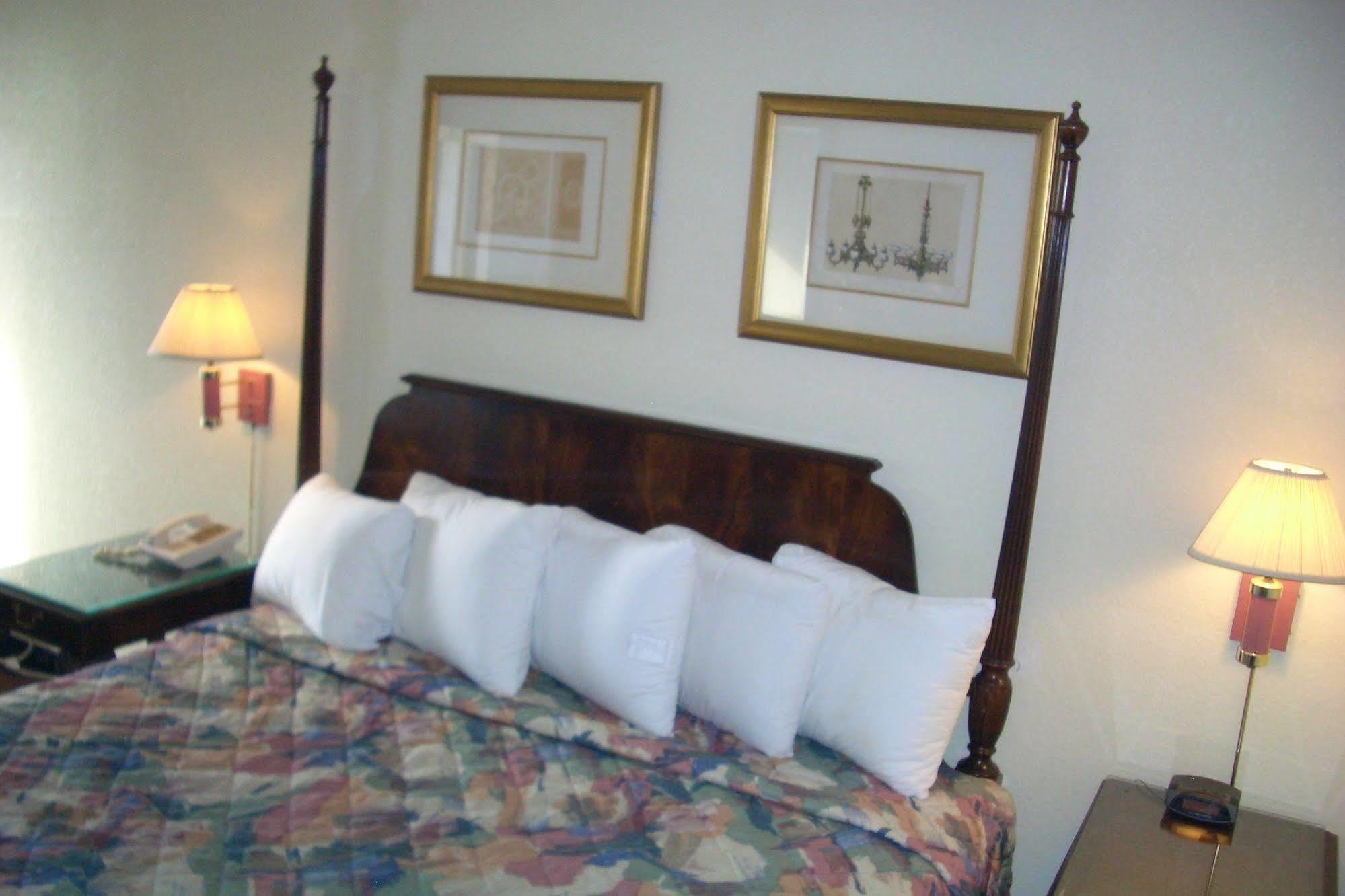 Regency Inn Of Naperville Eksteriør bilde
